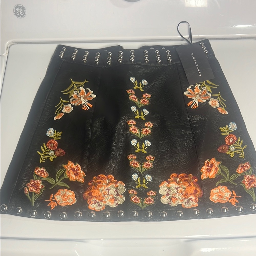 Signature8 Black Leather Skirt with Floral Embroidery Metal Embellishment